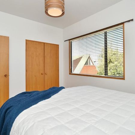 Bristol St - Christchurch Holiday Homes ภายนอก รูปภาพ