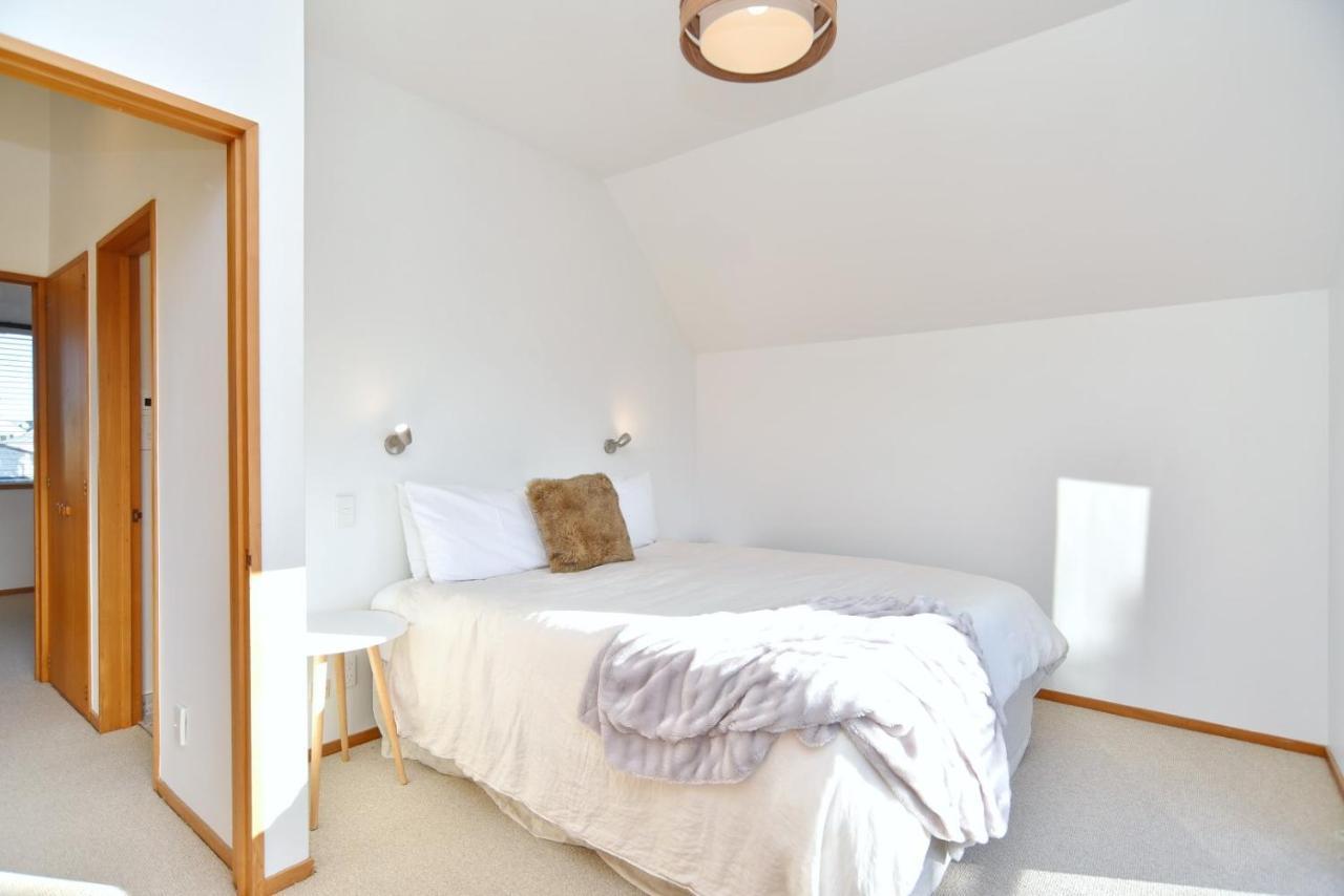 Bristol St - Christchurch Holiday Homes ภายนอก รูปภาพ