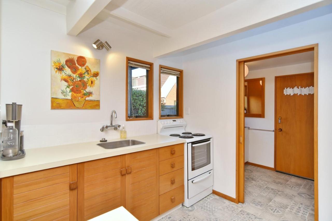 Bristol St - Christchurch Holiday Homes ภายนอก รูปภาพ