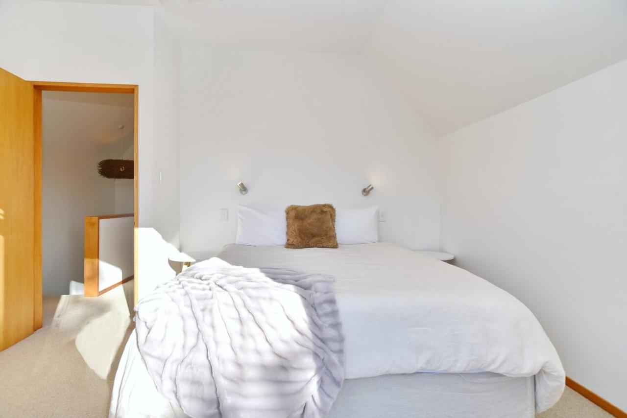 Bristol St - Christchurch Holiday Homes ภายนอก รูปภาพ
