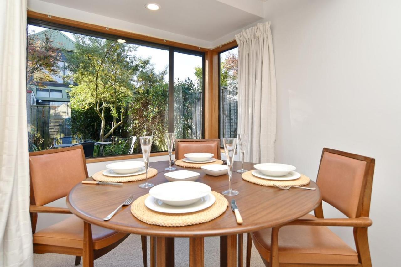 Bristol St - Christchurch Holiday Homes ภายนอก รูปภาพ