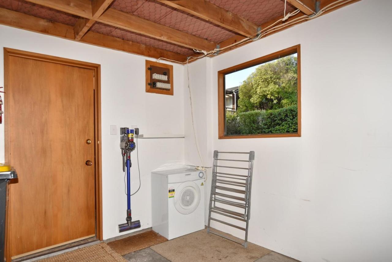 Bristol St - Christchurch Holiday Homes ภายนอก รูปภาพ