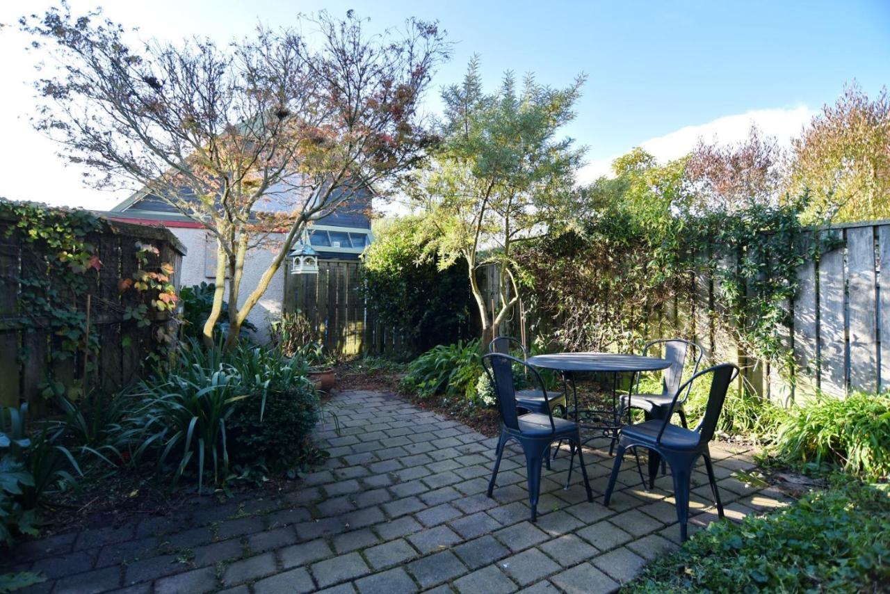 Bristol St - Christchurch Holiday Homes ภายนอก รูปภาพ